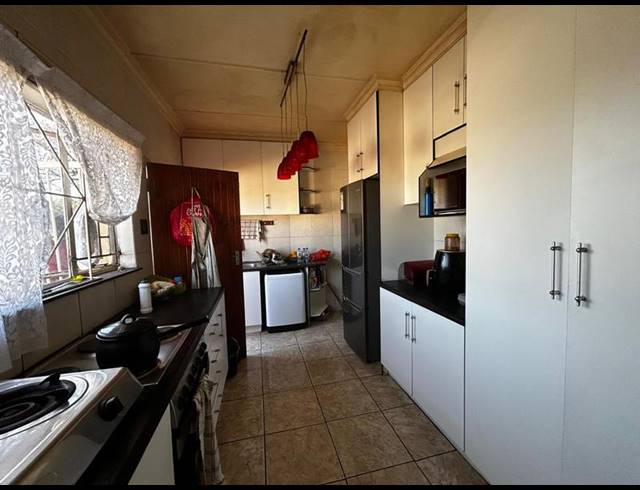 4 BEDROOM HOUSE FOR SALE IN KLIPPOORTJE